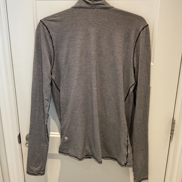 Lululemon ladies top - Picture 3 of 3
